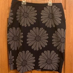 Boden navy / white woven daisy pencil skirt 16L